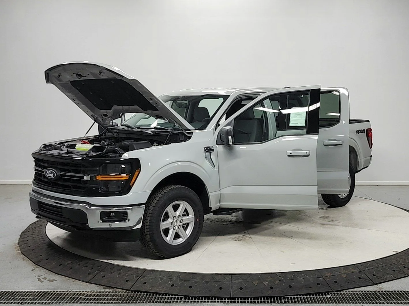 New 2026 White Ford XLT image 11