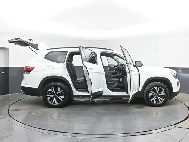 Used 2024 White Volkswagen 2.0T SE image 53