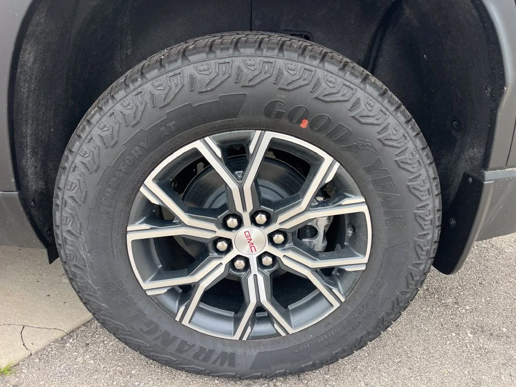 2026 GMC Acadia AT4 - Photo 17