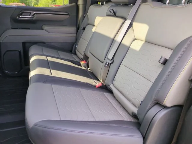 Used 2025 Gray Chevrolet ZR2 image 32