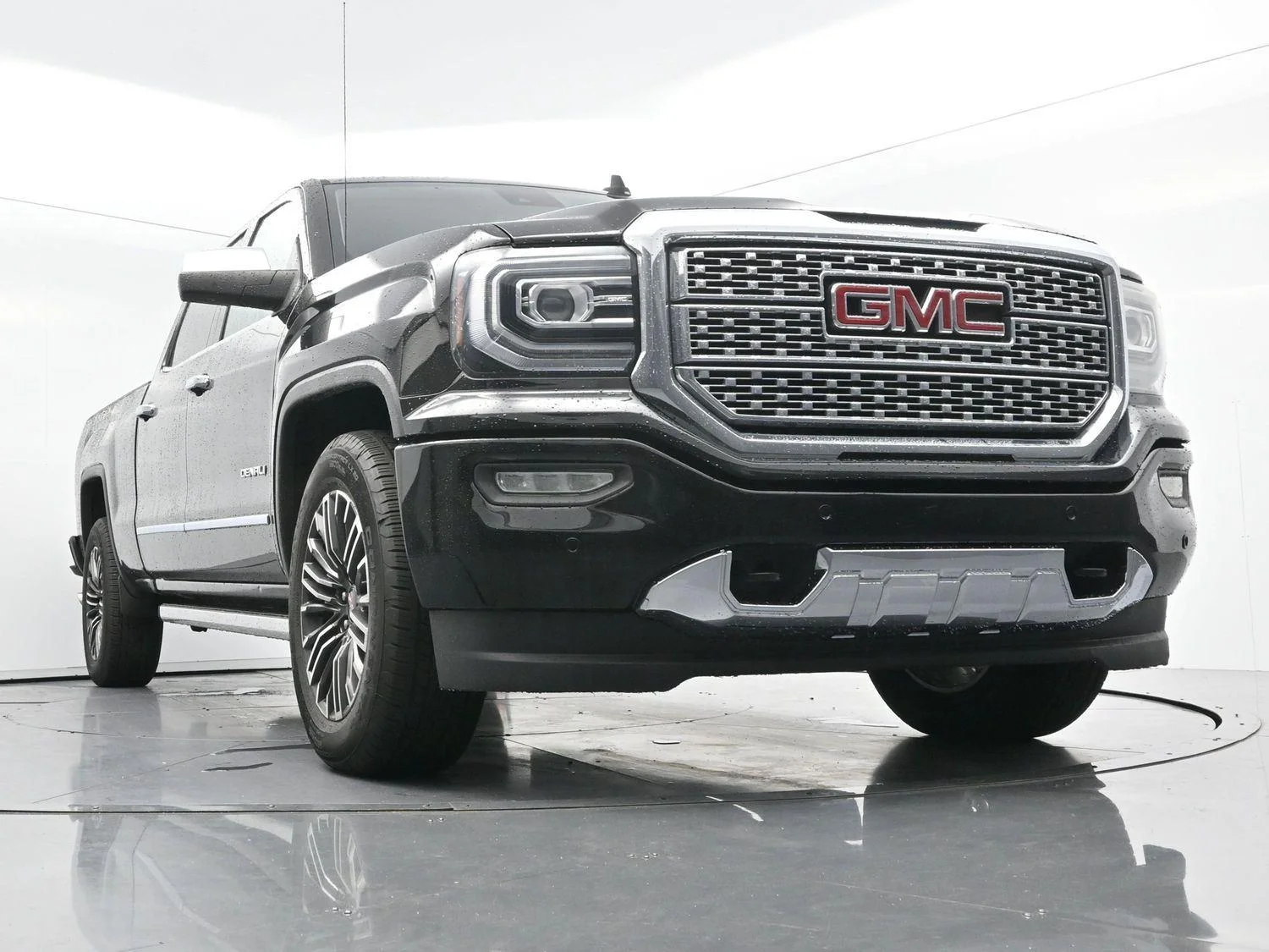 Used 2017 ONYX BLACK GMC Denali image 45