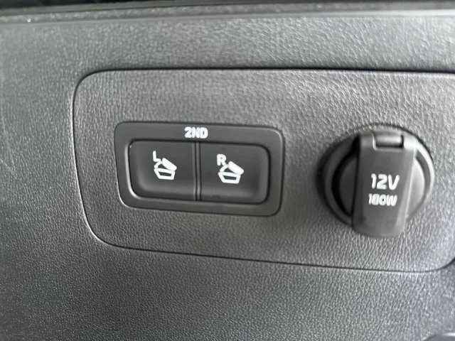 Used 2023 White Kia X-Line SX Prestige image 15