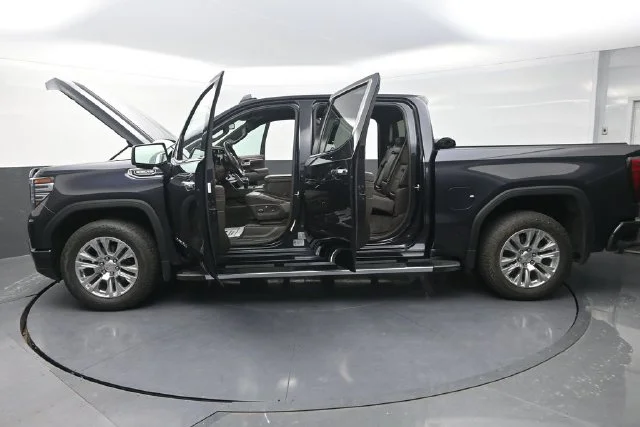 Used 2023 Silver GMC Denali image 32