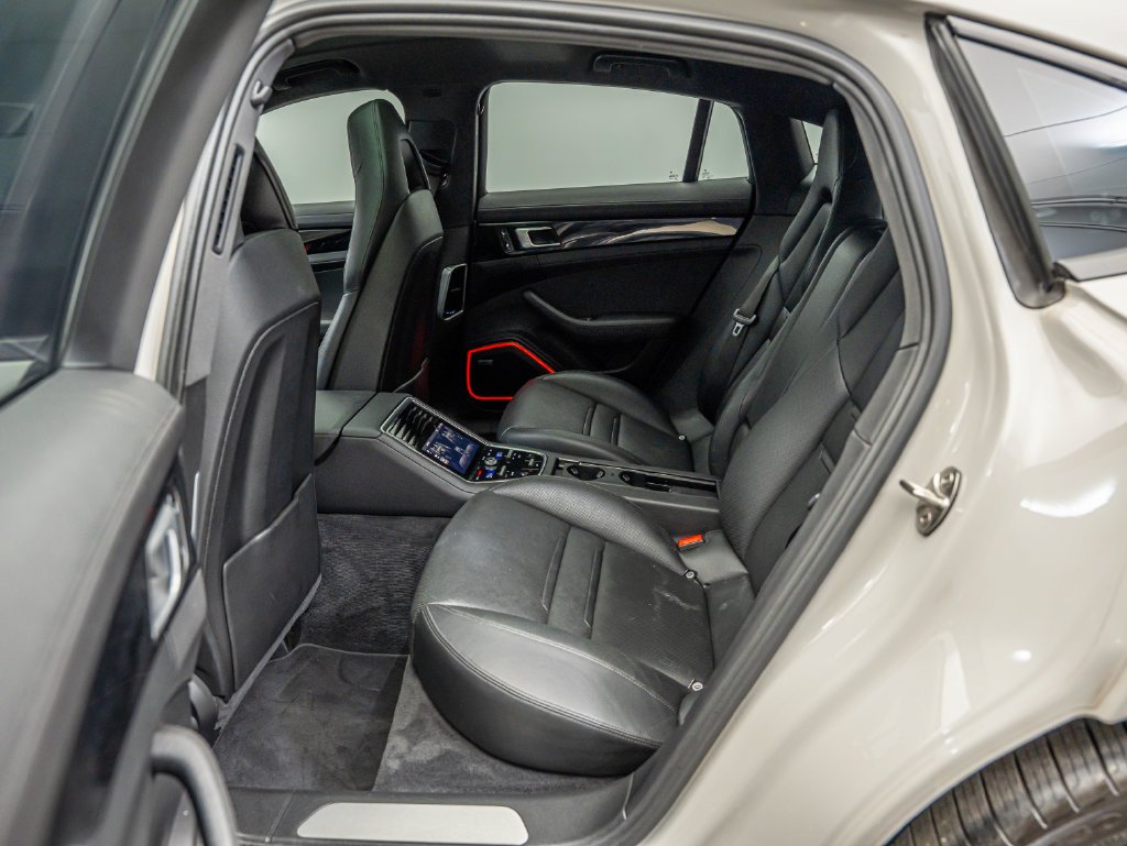 Used 2018 Chalk Porsche 4S image 45