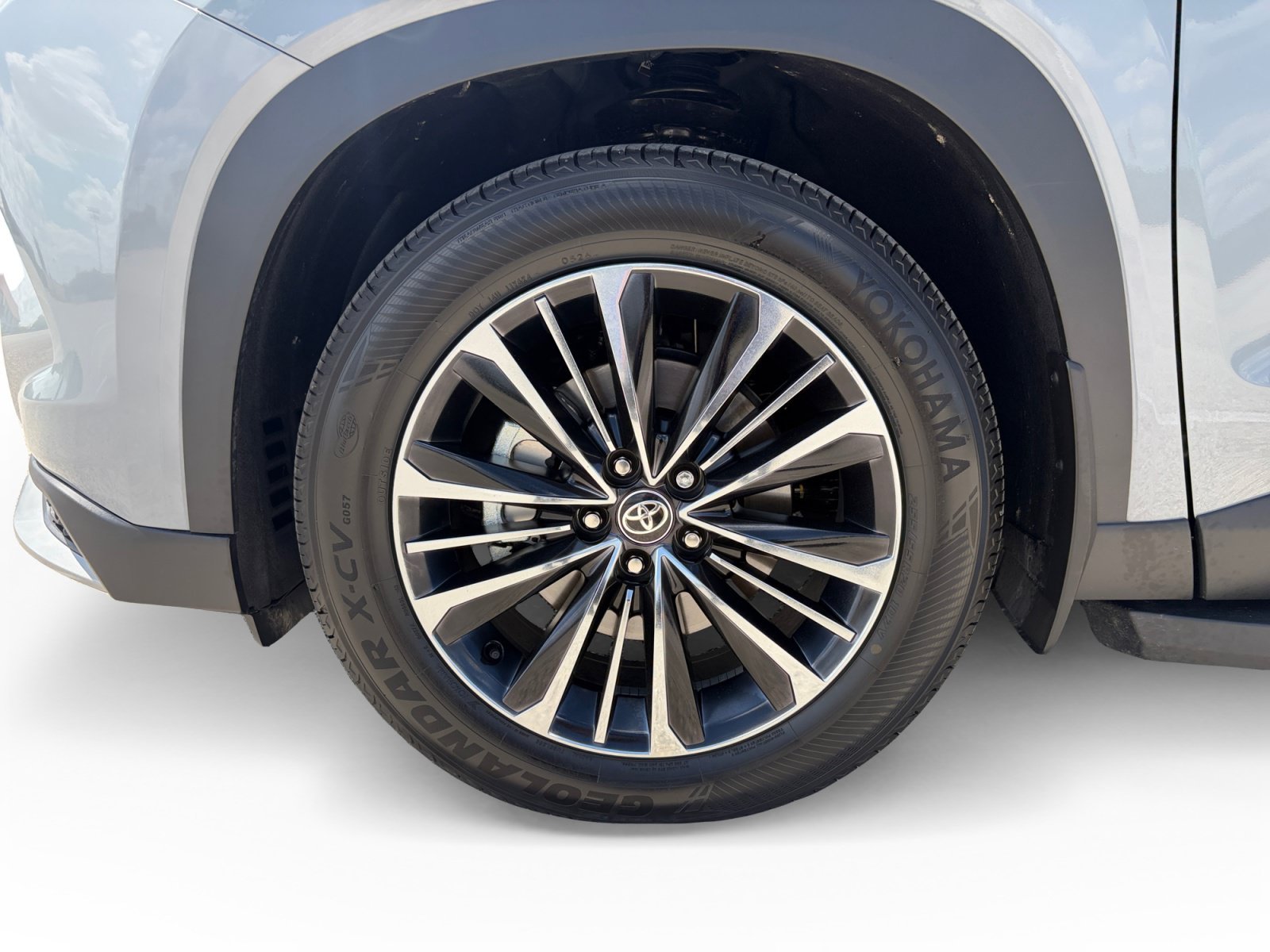 Used 2026 Cement Toyota Hybrid MAX Platinum image 9