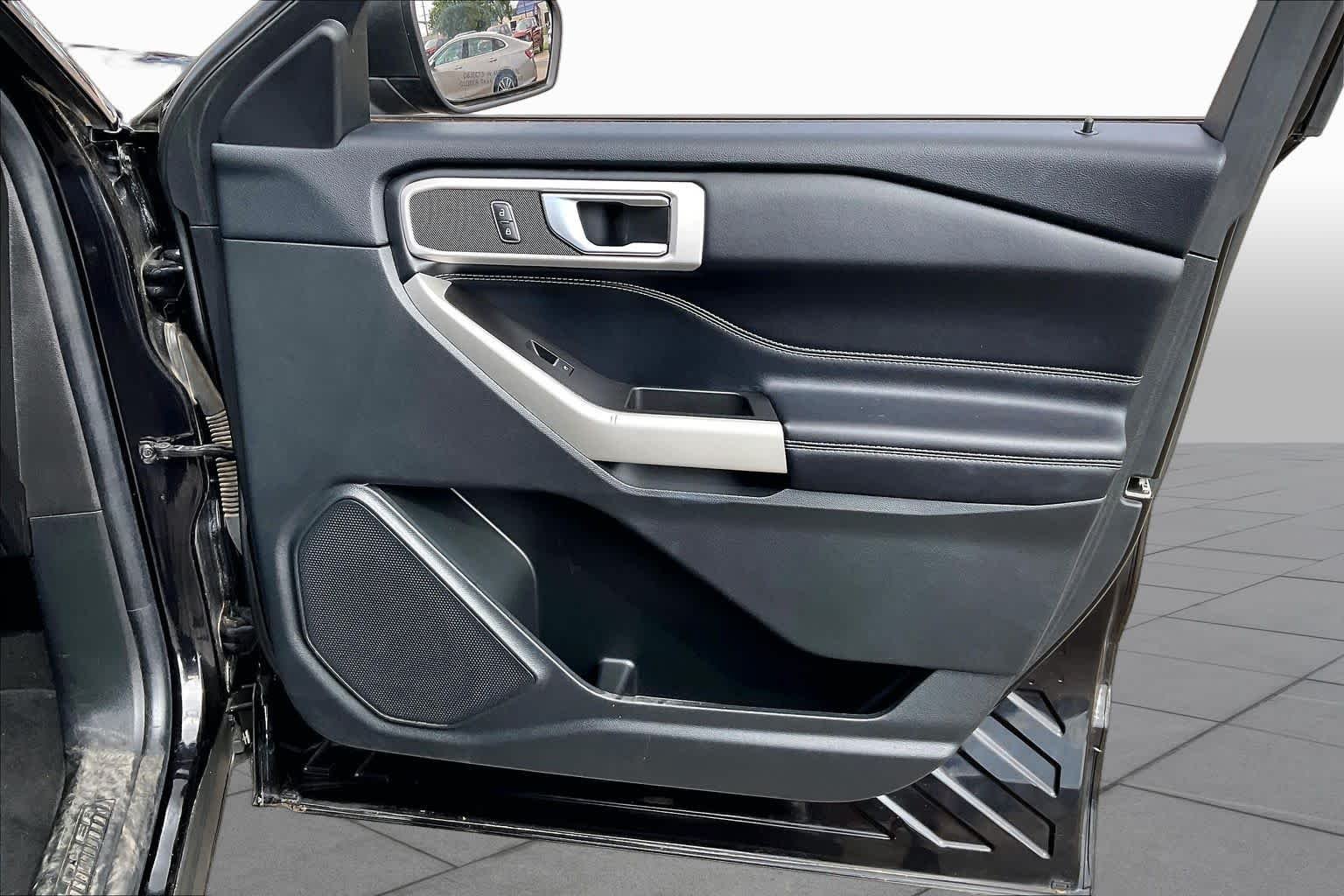 Used 2022 Agate Black Metallic Ford XLT image 22