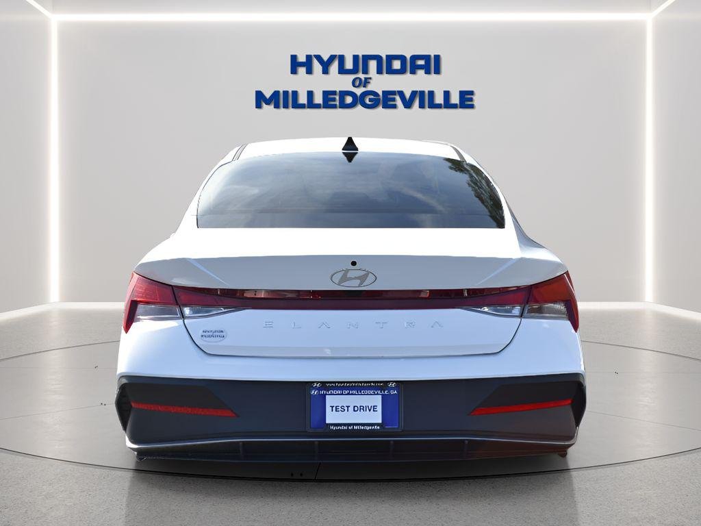 New 2026 Serenity White Hyundai SE image 4