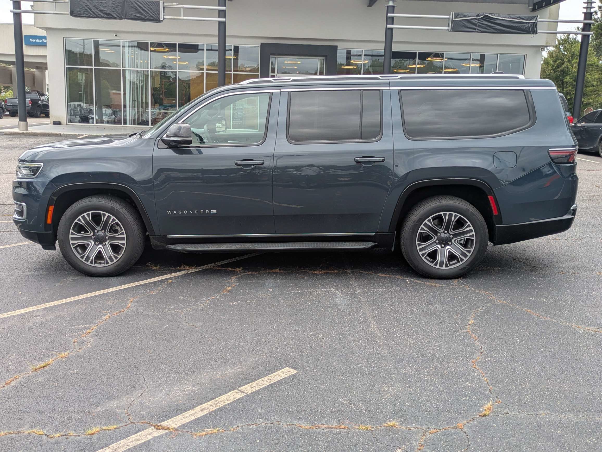 Used 2024  Jeep Series II image 6