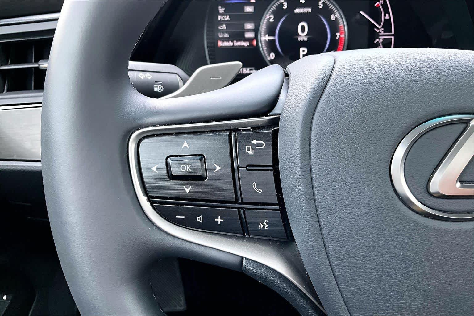 Used 2025 Eminent White Pearl Lexus  image 22