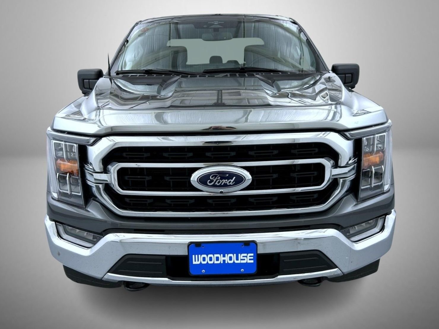 Used 2023 Gray Ford XLT image 2