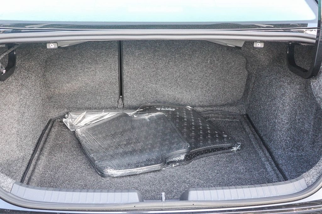 New 2027 Black Volkswagen 1.5T S image 25