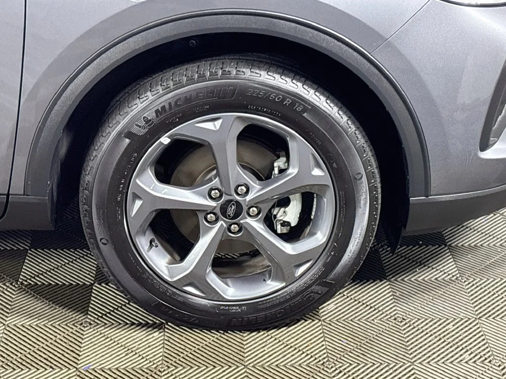 Used 2025 Gray Ford ST-Line image 22