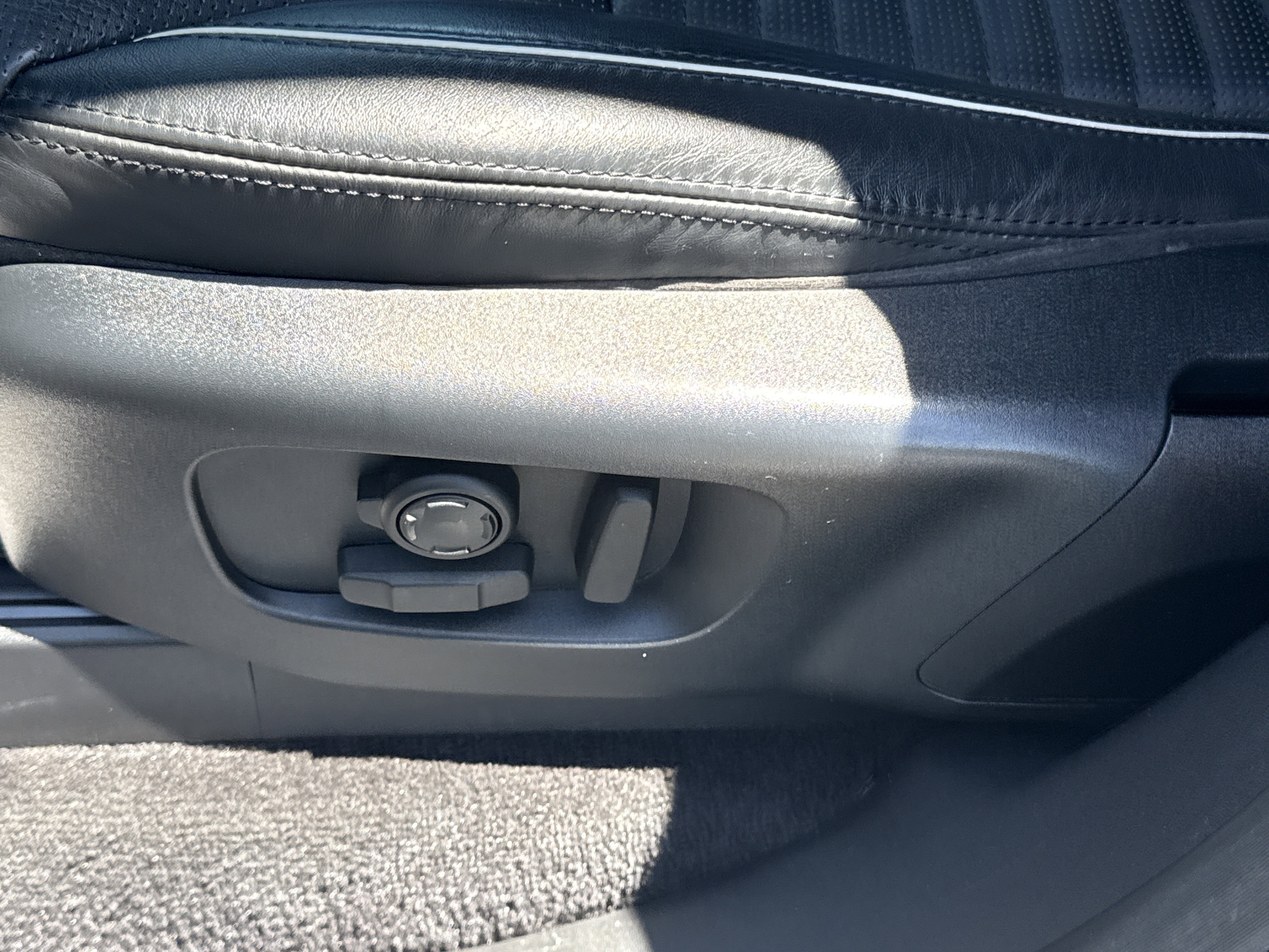 2020 Land Rover Discovery HSE - Photo 17