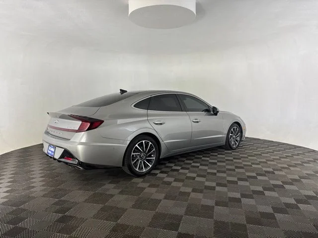 Used 2022 Silver Hyundai Limited image 7