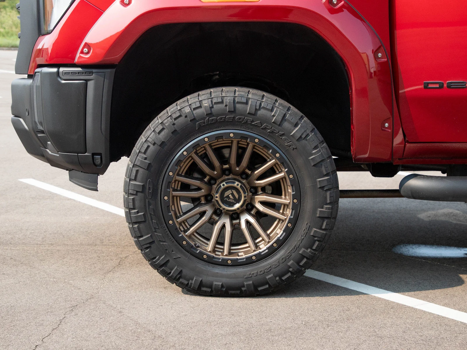 Used 2024 Volcanic Red Tintcoat GMC SLT image 32