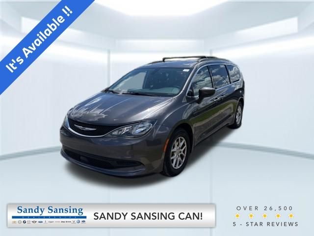 2021 Chrysler Voyager LXI's photo