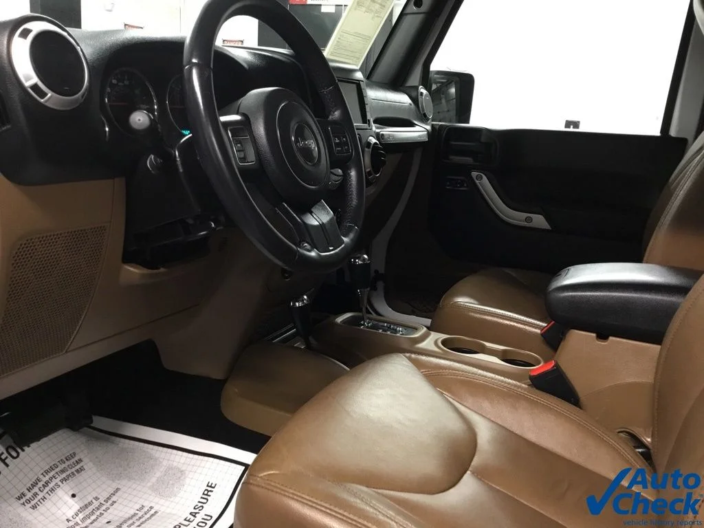 Used 2016 White Jeep Sahara image 24