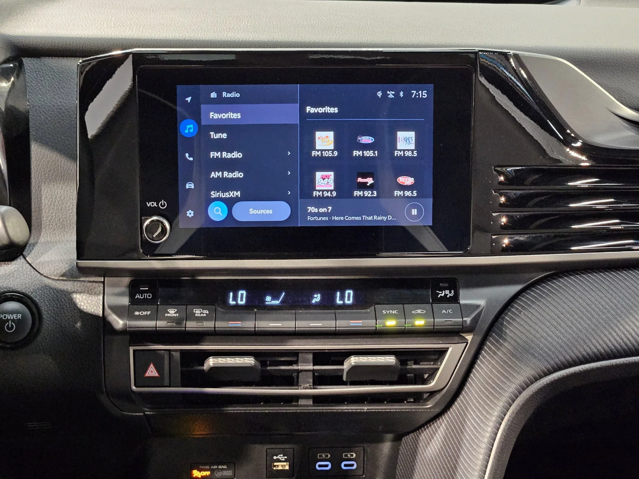 Used 2025 Ocean Gem Toyota SE image 16