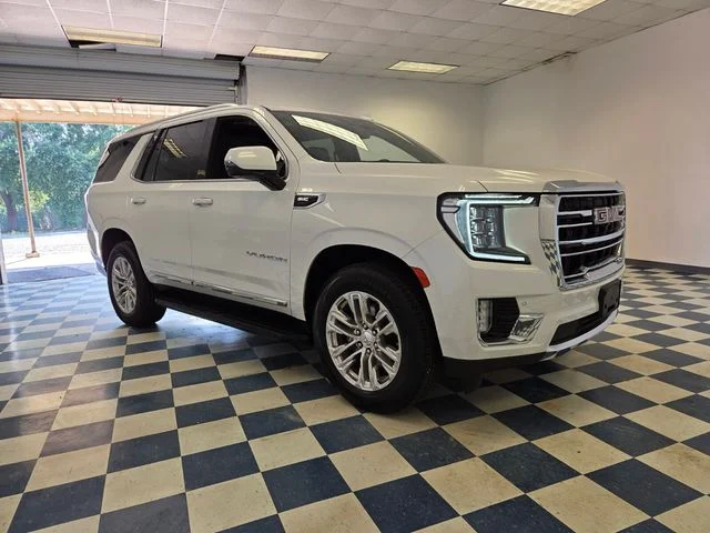 Used 2022 White GMC SLT image 1