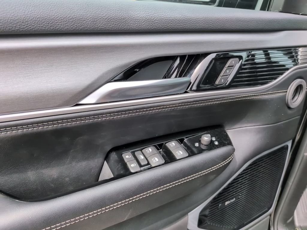 New 2026 High Gloss Black Exterior Paint Jeep Grand Wagoneer image 19
