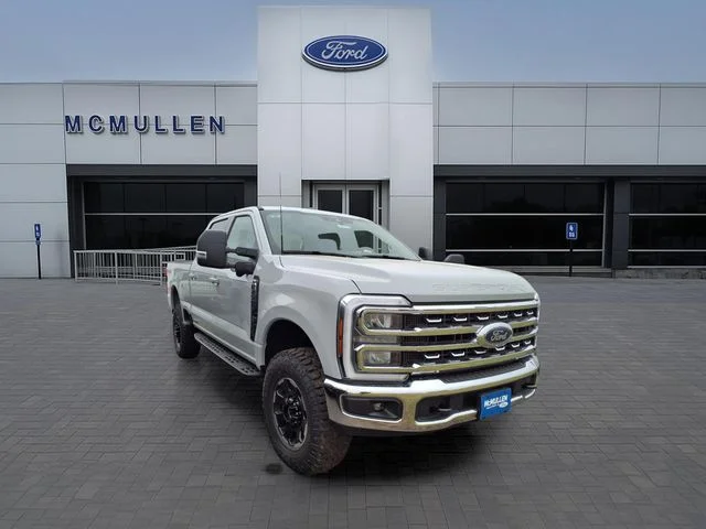 New 2026 Avalanche Ford F-250® XLT image 5