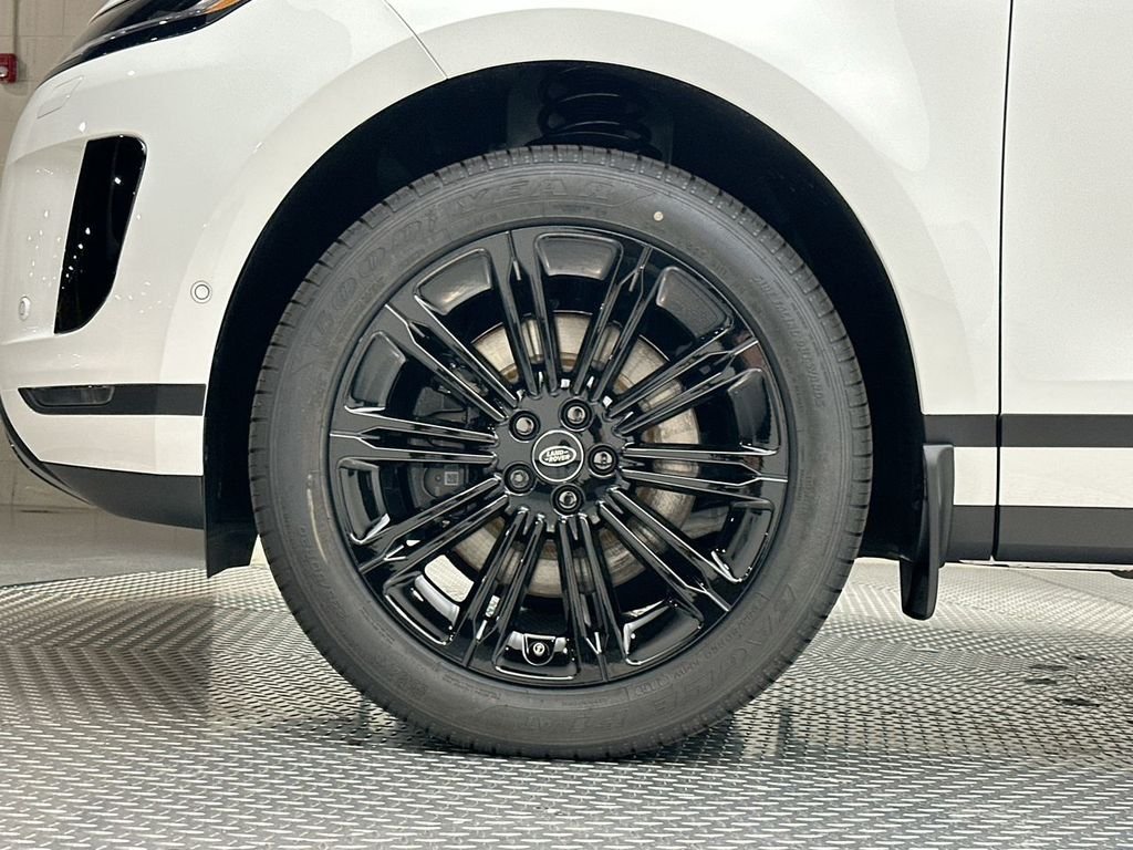New 2026 Fuji White Land Rover S image 5