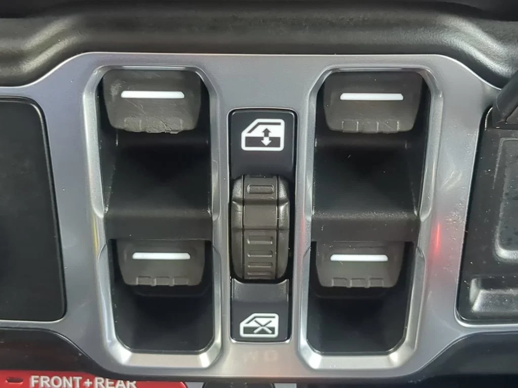 Used 2021 Gray Jeep Rubicon image 29