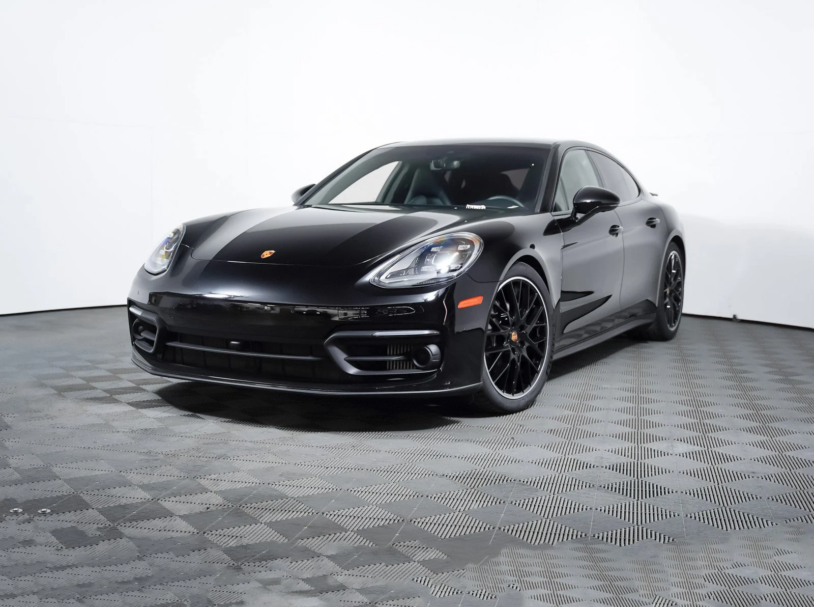 2023 Porsche Panamera Platinum Edition