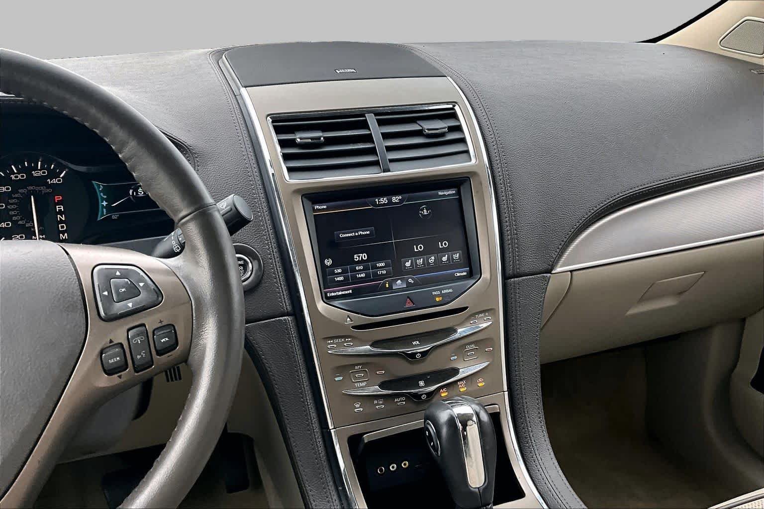 Used 2011 Tuxedo Black Metallic Lincoln  image 6