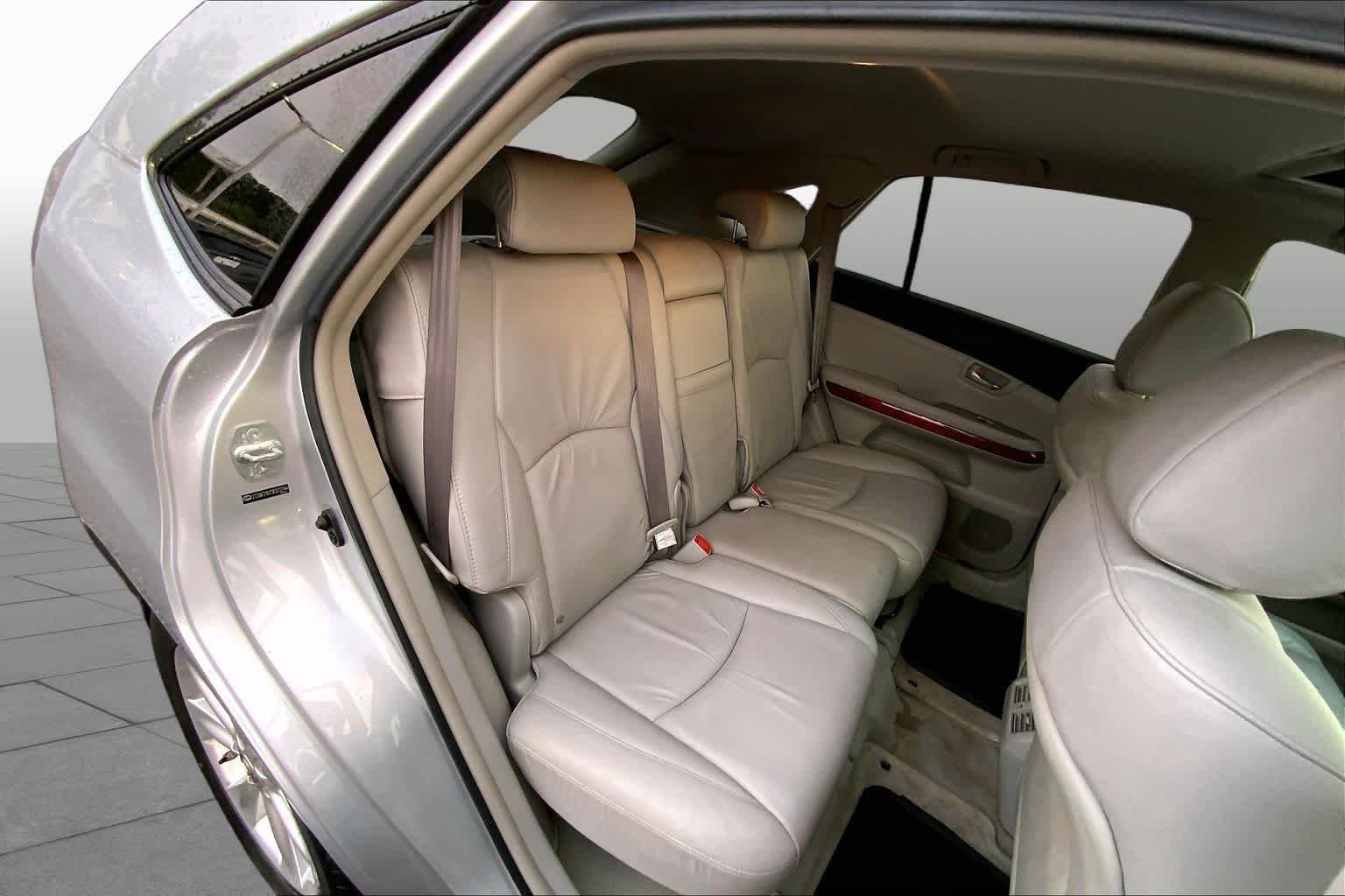 Used 2009 Classic Silver Metallic Lexus  image 18