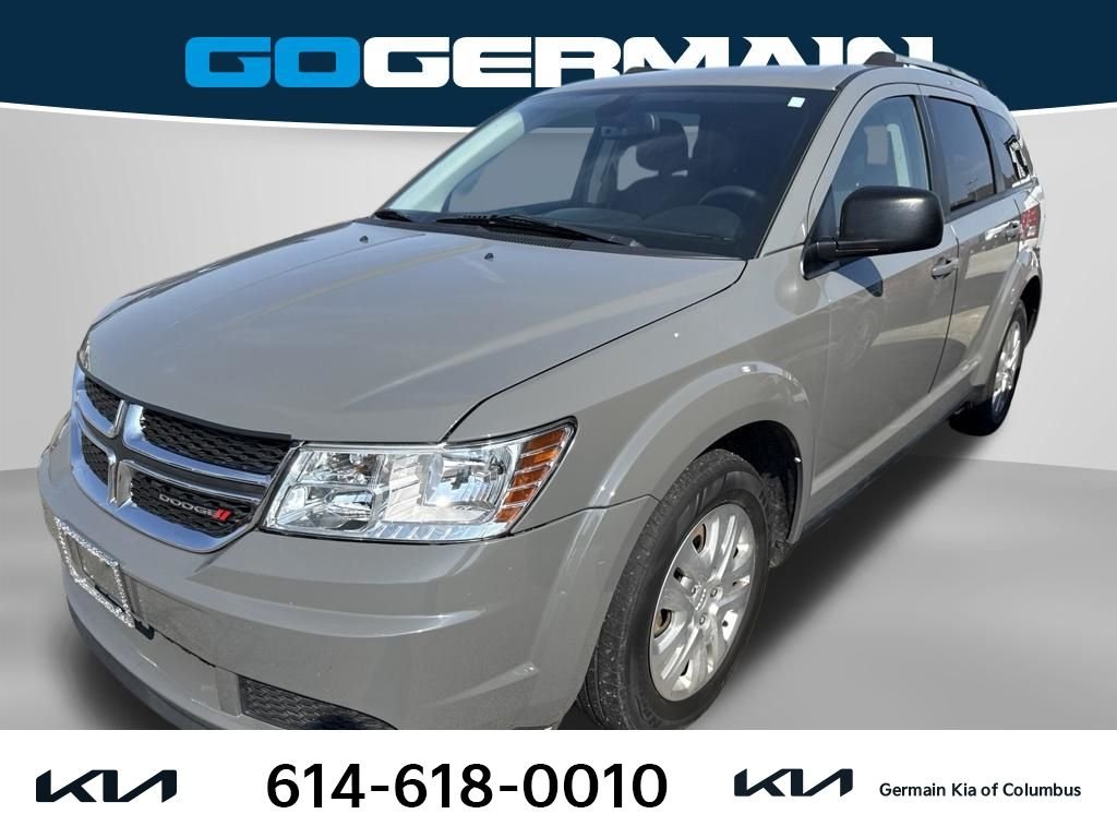 Used 2019 Gray Dodge SE image 1
