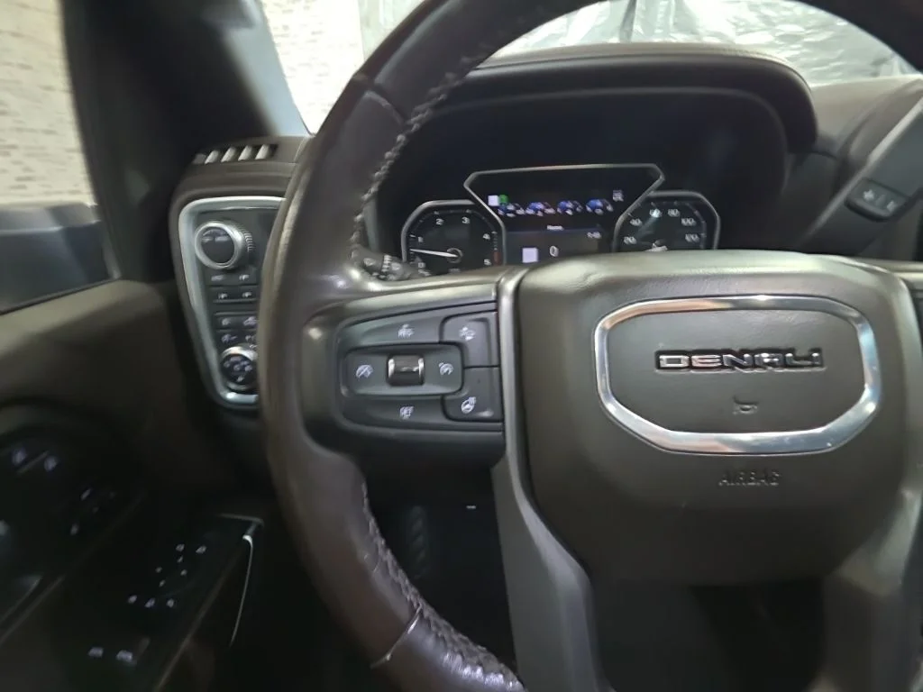 Used 2021 Ebony Twilight Metallic GMC Denali image 18