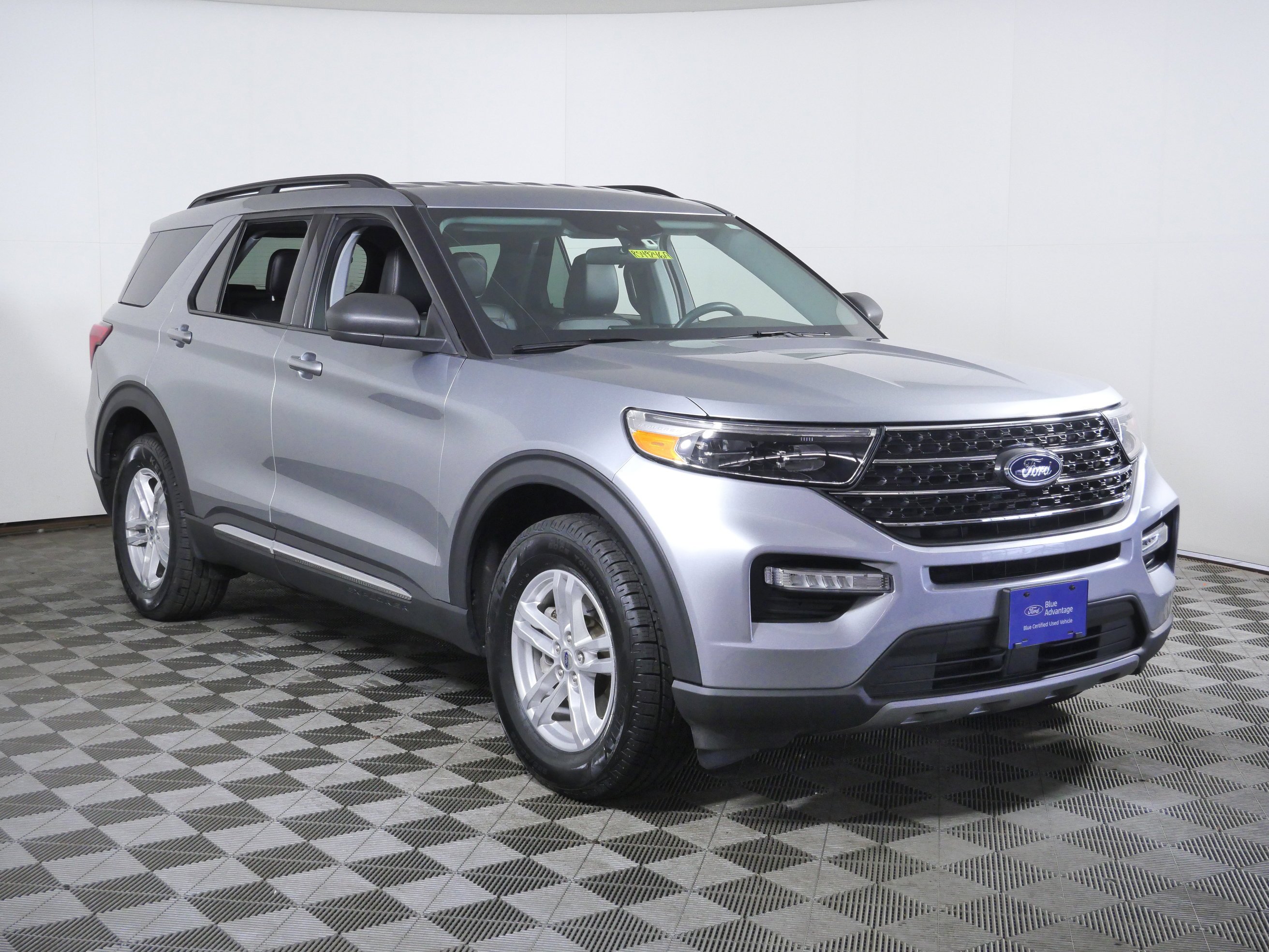 2024 Ford Explorer XLT 4WD's photo