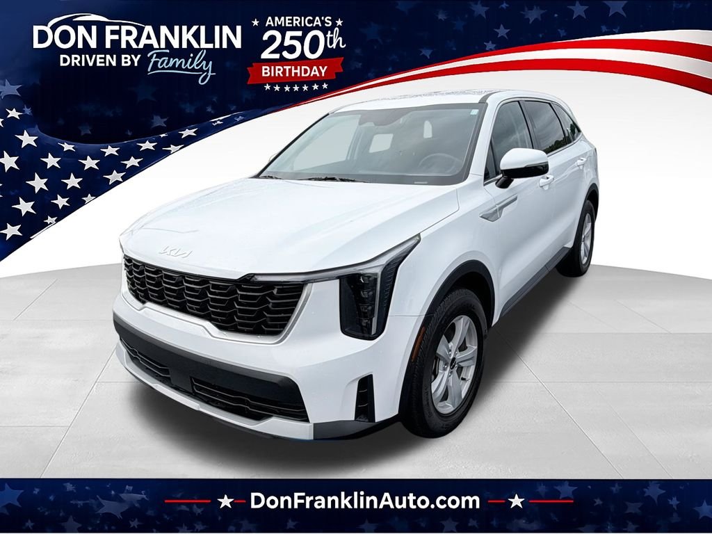 2024 Kia Sorento LX - Photo 1