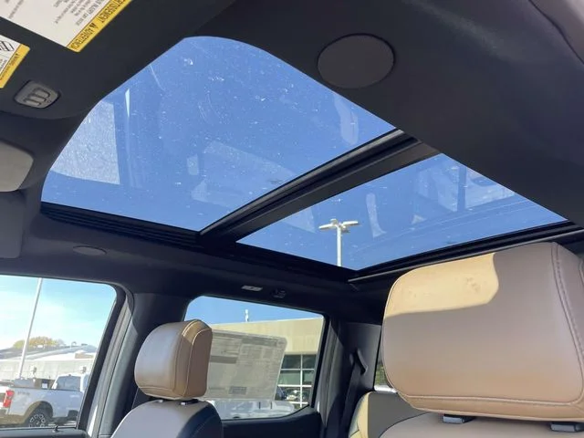 New 2026 Oxford White Ford F-250® Lariat® image 18