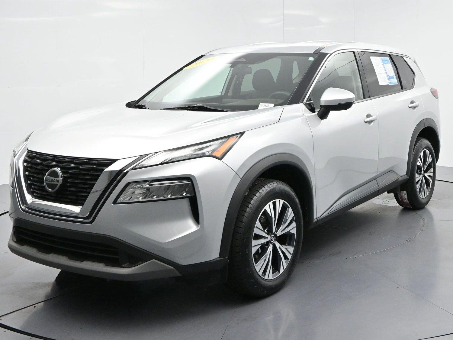 Used 2021 Brilliant Silver Metallic Nissan SV image 2