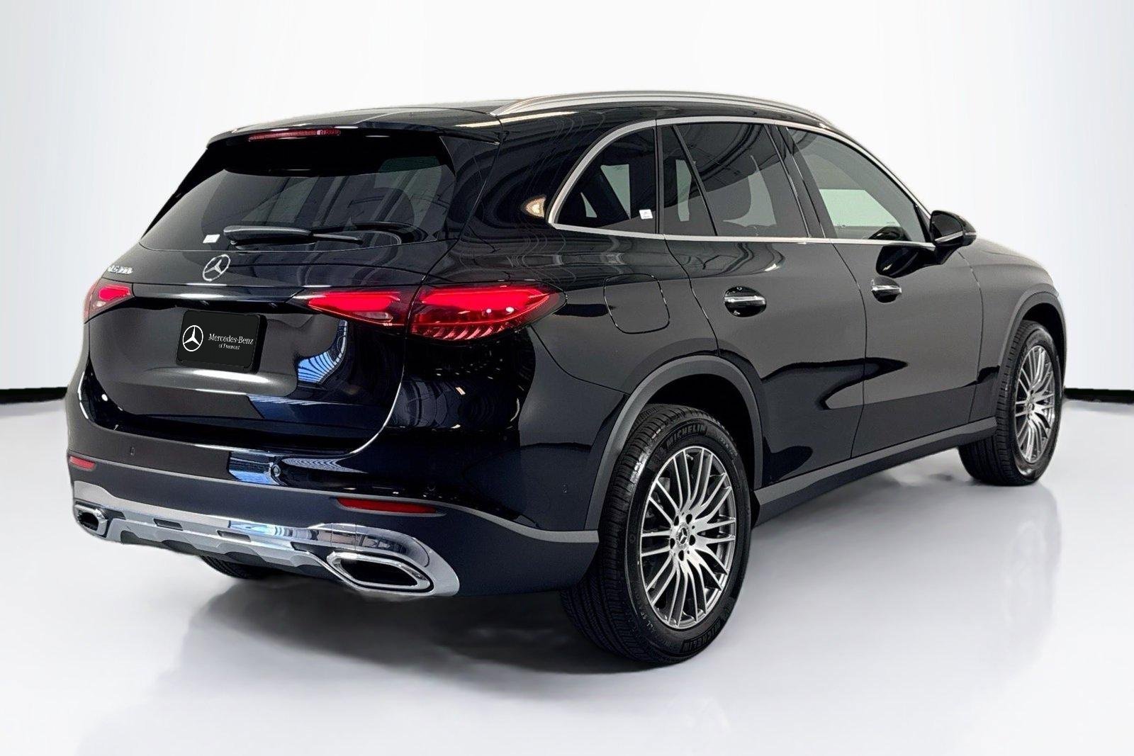 New 2026 Black Mercedes-Benz GLC 300 image 5
