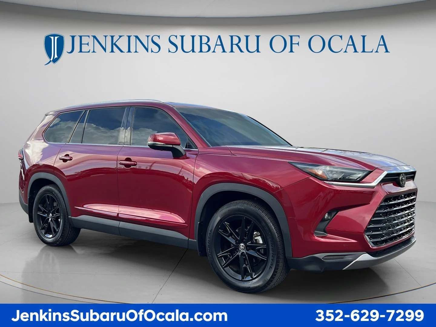 Used 2025 Pearl Toyota Platinum image 1