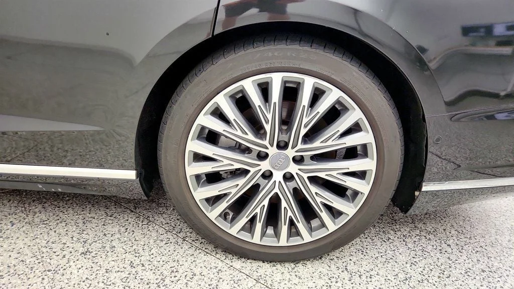 Used 2019 Vesuvius Gray Metallic Audi 55 TFSI quattro w/ Executive & Lighting Pkgs + 20’’ Wheels image 9