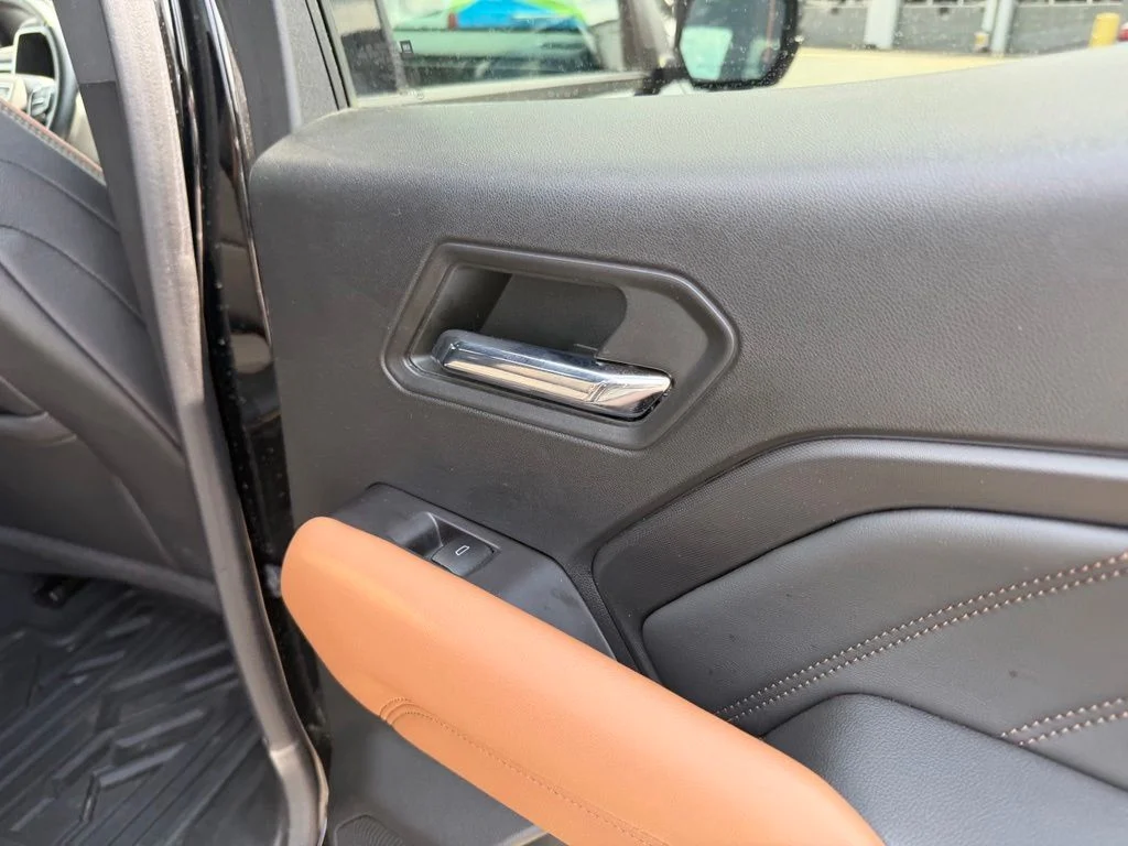 Used 2023 Black GMC AT4 image 34
