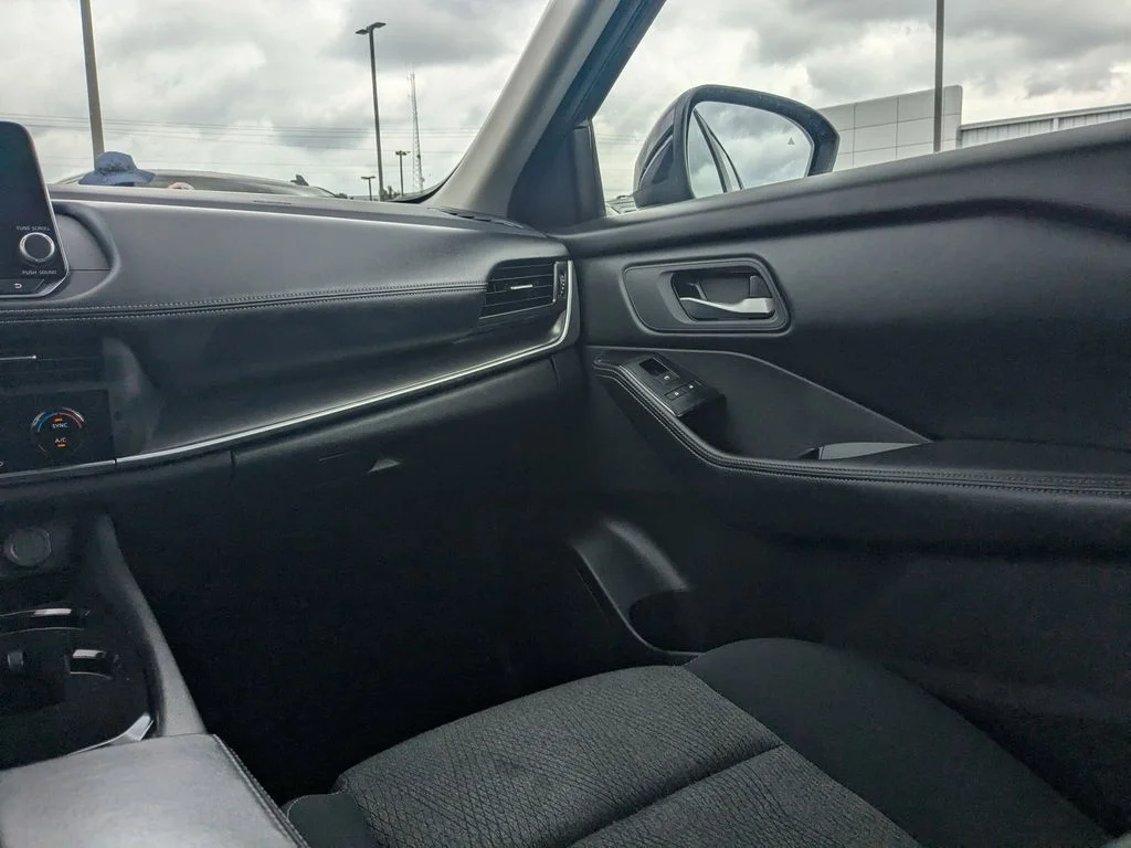 Used 2024 Blue Nissan SV image 17