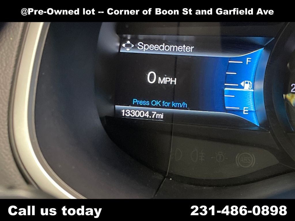 Used 2018 Gray Ford SEL image 21