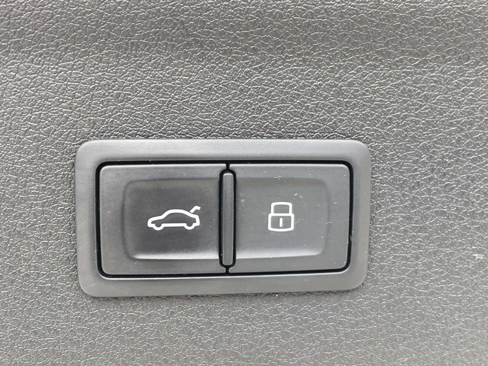 Used 2017 Cortina White Audi Prestige image 24