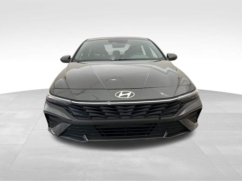 Used 2024 Gray Hyundai SEL image 9