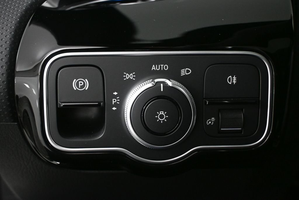 New 2026 Polar White Mercedes-Benz CLA 250 image 9