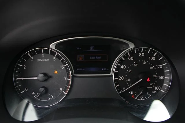 Used 2017 White Nissan 2.5 S image 9