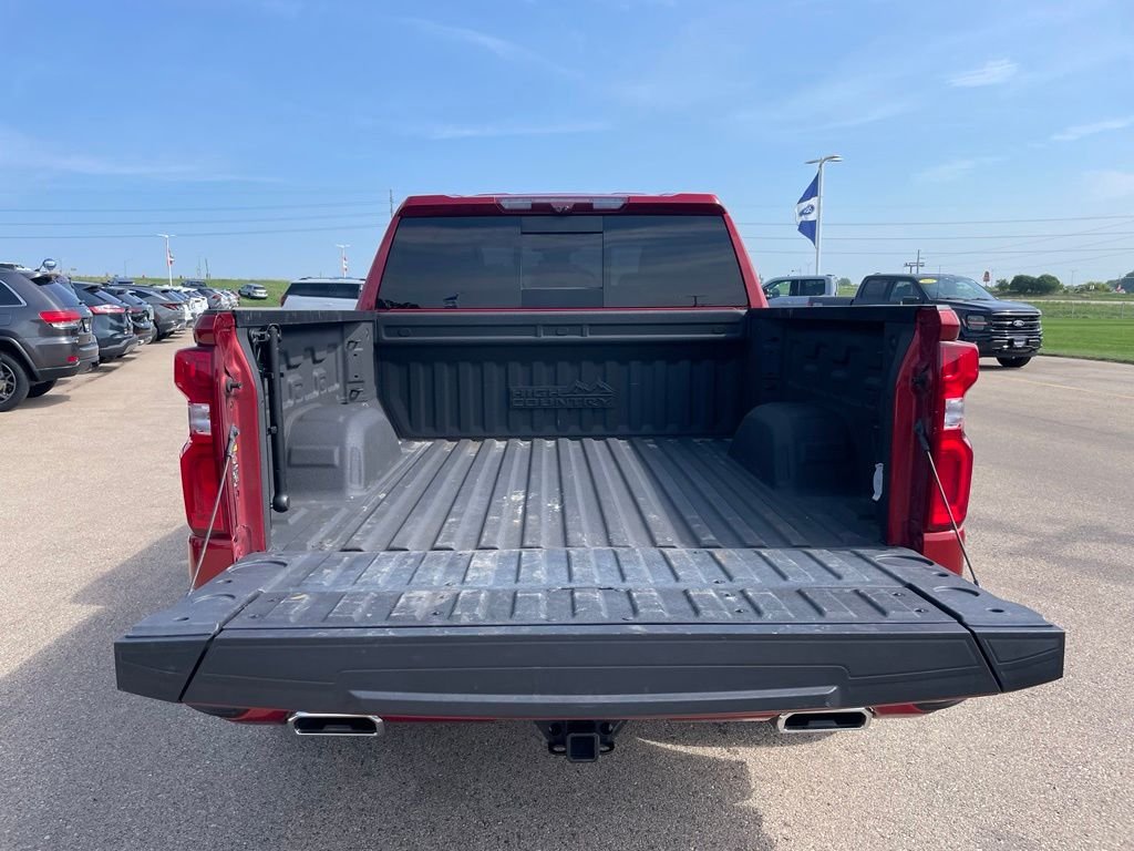 Used 2023 Red Chevrolet High Country image 27