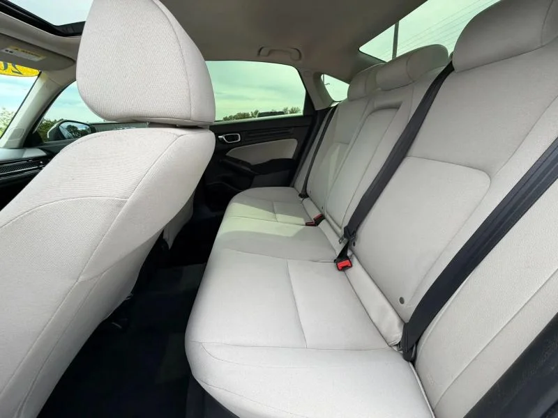 Used 2022 White Honda EX Sedan 4D image 14