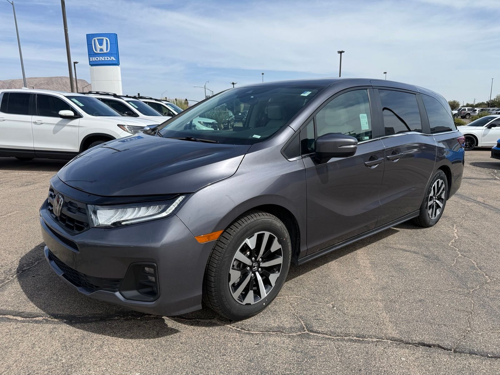 Used 2025 Solar Silver Metallic Honda EX-L image 1