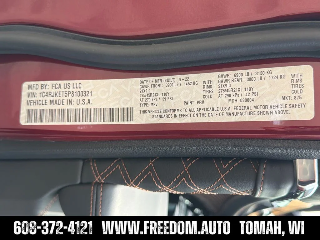 Used 2023 Velvet Red Pearlcoat Jeep Summit image 30
